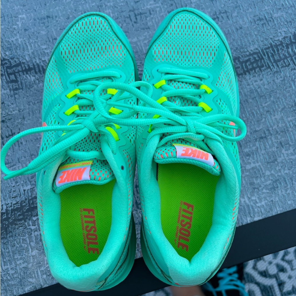 Women’s Nike Dual Fusion Run 3 Green Glow/Bright Mango-White-Volt - Picture 3 of 6